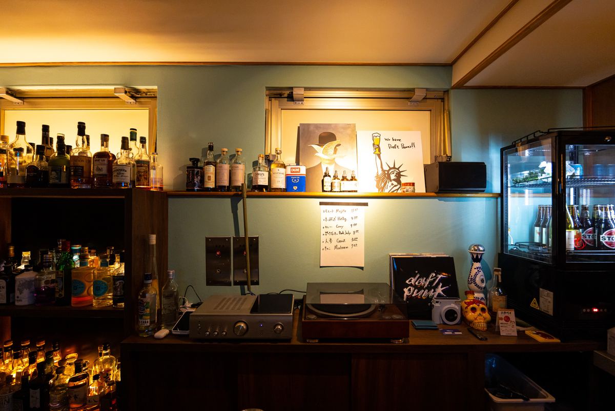 BAR FLATのレコードプレーヤー